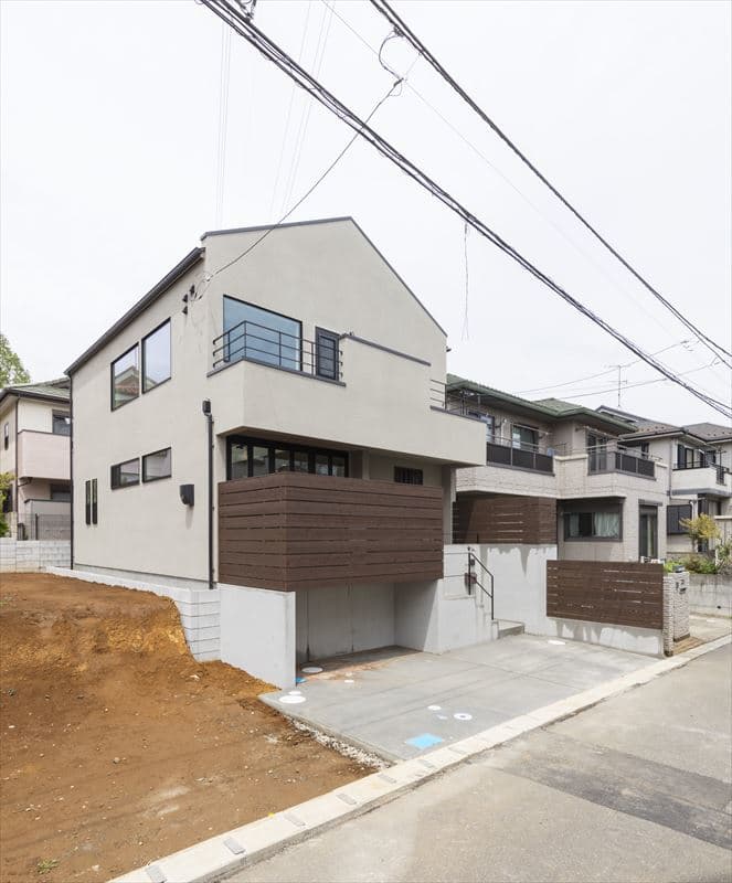 街に馴染む優しい外観